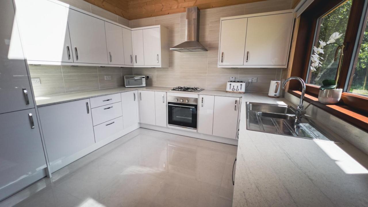 Sundance Lodge, Fantastic New Cabin With Hot Tub - Sleeps 6 - Largest In Felmoor Park Morpeth Εξωτερικό φωτογραφία
