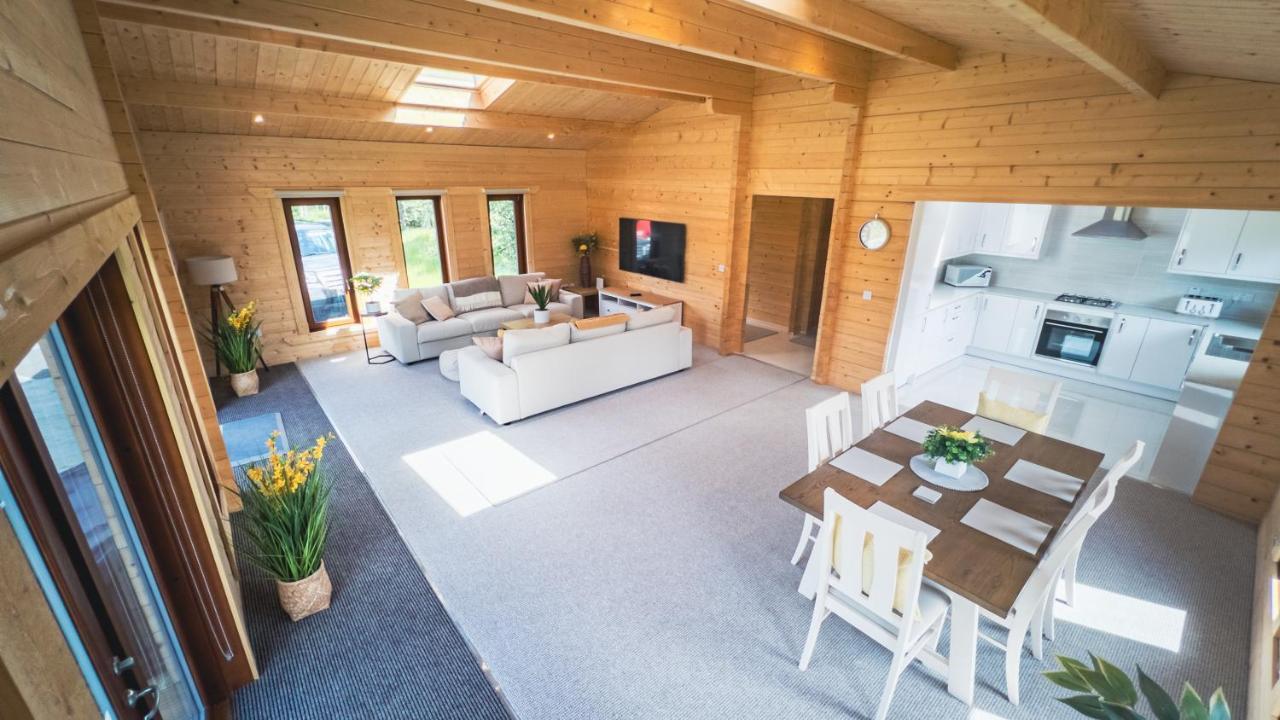 Sundance Lodge, Fantastic New Cabin With Hot Tub - Sleeps 6 - Largest In Felmoor Park Morpeth Εξωτερικό φωτογραφία