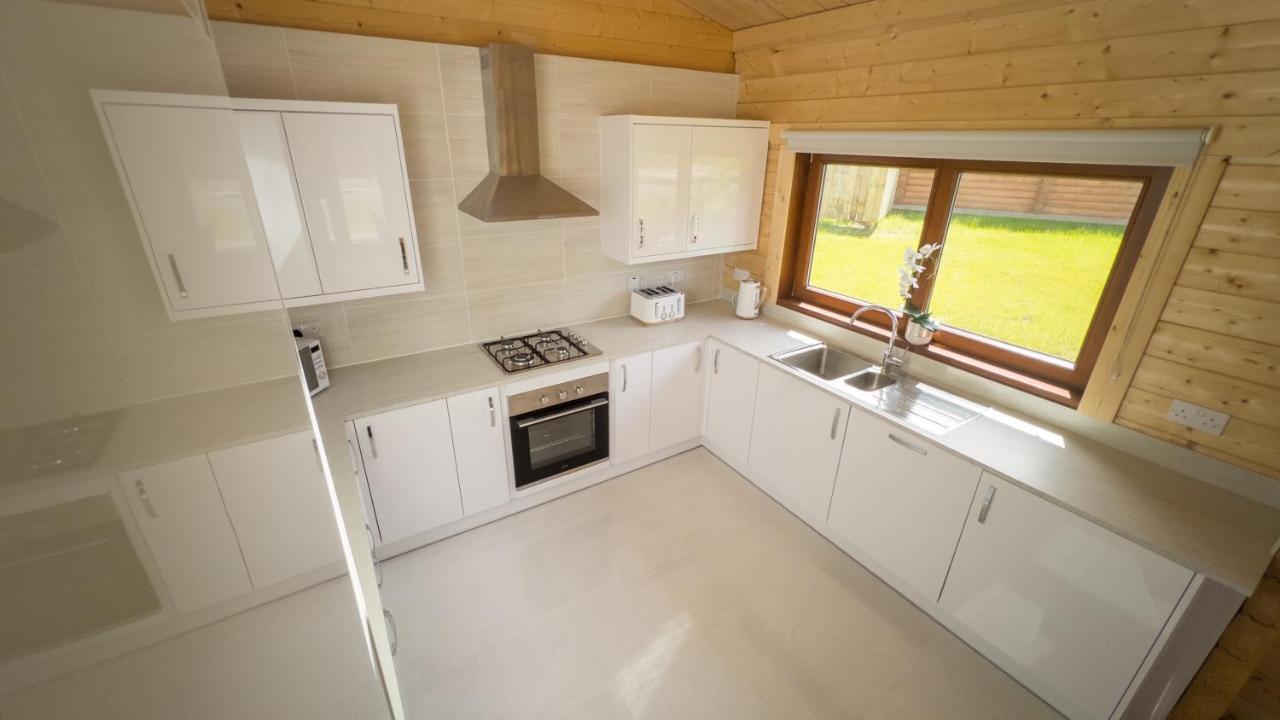 Sundance Lodge, Fantastic New Cabin With Hot Tub - Sleeps 6 - Largest In Felmoor Park Morpeth Εξωτερικό φωτογραφία