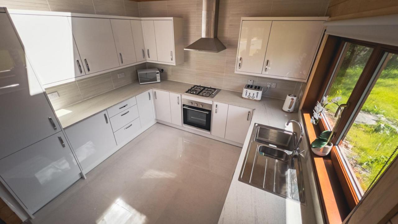 Sundance Lodge, Fantastic New Cabin With Hot Tub - Sleeps 6 - Largest In Felmoor Park Morpeth Εξωτερικό φωτογραφία