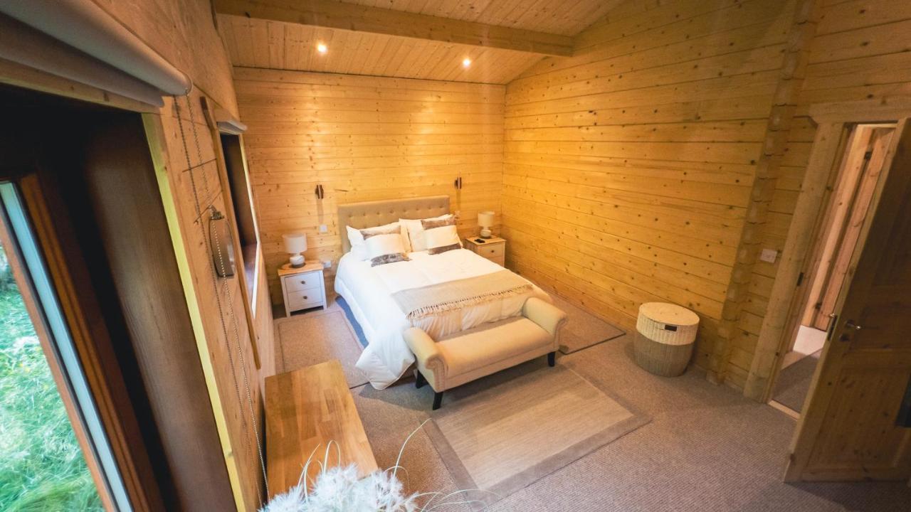 Sundance Lodge, Fantastic New Cabin With Hot Tub - Sleeps 6 - Largest In Felmoor Park Morpeth Εξωτερικό φωτογραφία