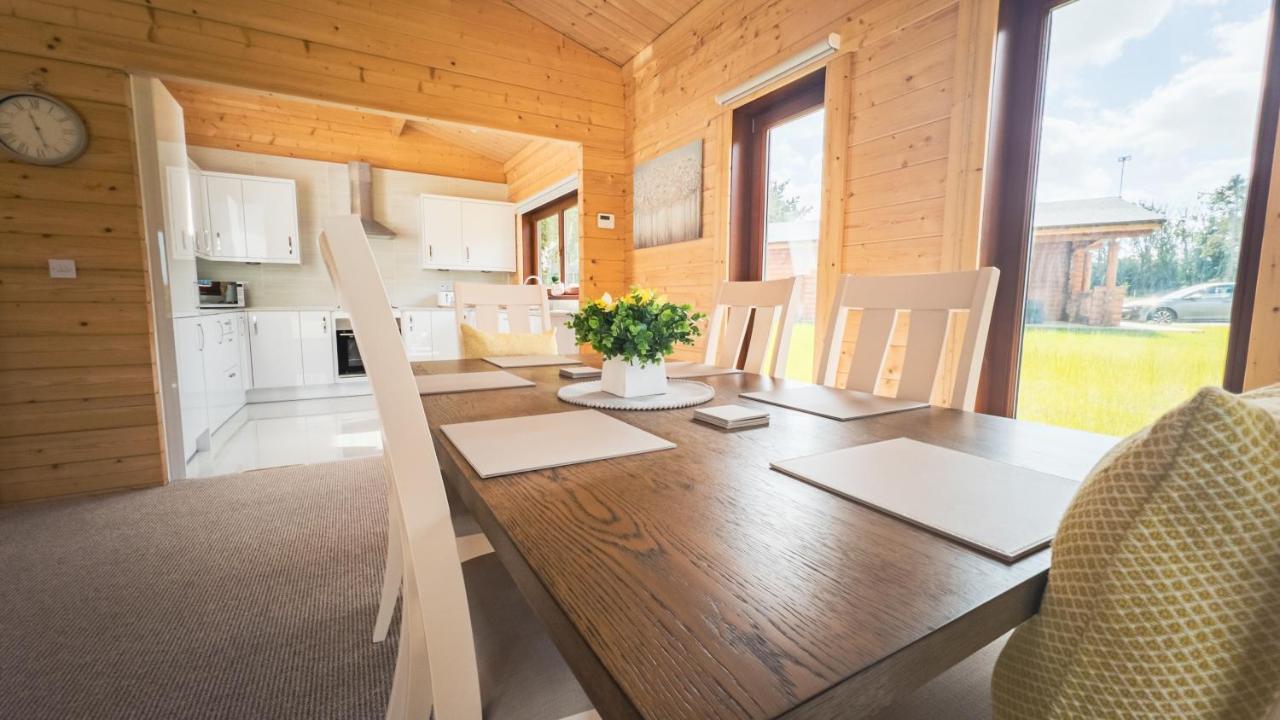 Sundance Lodge, Fantastic New Cabin With Hot Tub - Sleeps 6 - Largest In Felmoor Park Morpeth Εξωτερικό φωτογραφία