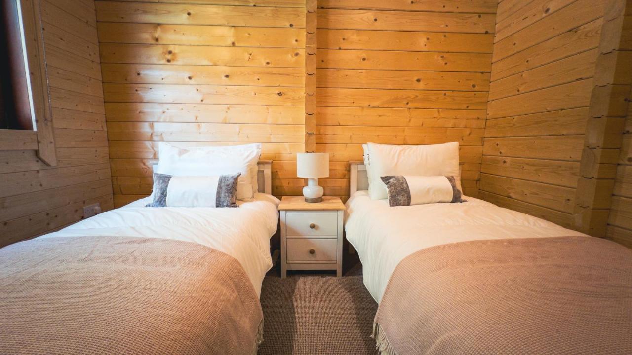 Sundance Lodge, Fantastic New Cabin With Hot Tub - Sleeps 6 - Largest In Felmoor Park Morpeth Εξωτερικό φωτογραφία