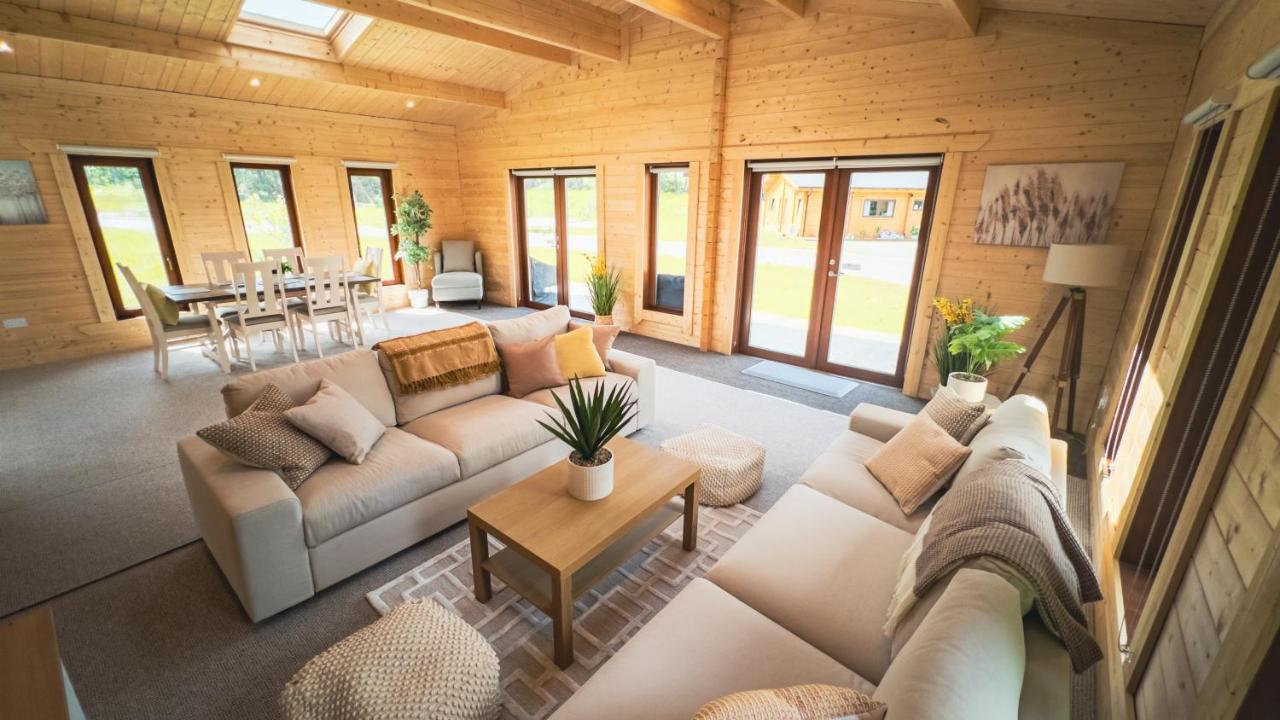 Sundance Lodge, Fantastic New Cabin With Hot Tub - Sleeps 6 - Largest In Felmoor Park Morpeth Εξωτερικό φωτογραφία