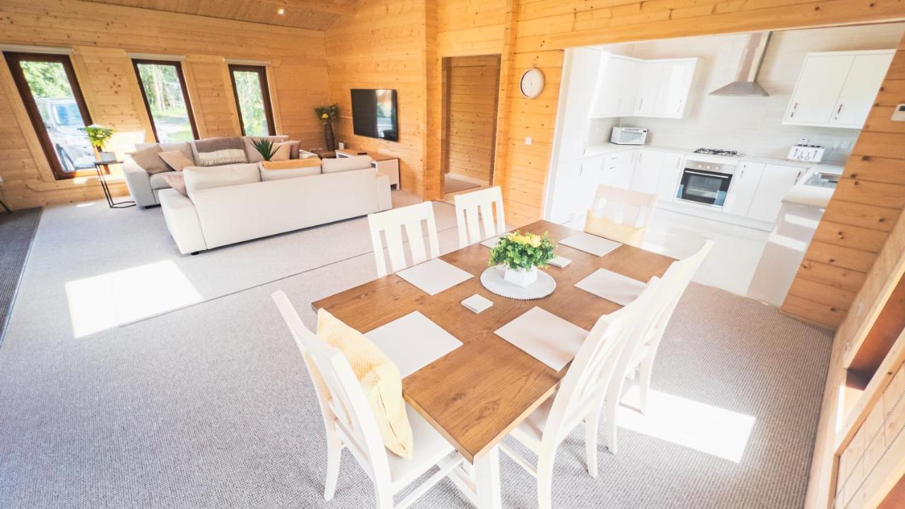 Sundance Lodge, Fantastic New Cabin With Hot Tub - Sleeps 6 - Largest In Felmoor Park Morpeth Εξωτερικό φωτογραφία
