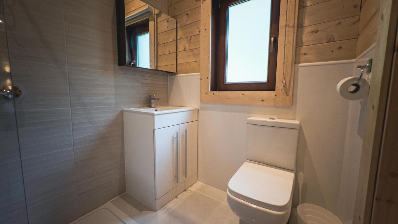 Sundance Lodge, Fantastic New Cabin With Hot Tub - Sleeps 6 - Largest In Felmoor Park Morpeth Εξωτερικό φωτογραφία
